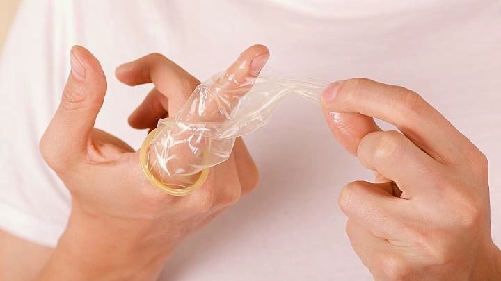 Dễ bị rách hoặc tuột khi đang “chiến đấu” là nhược điểm của khá nhiều loại bao cao su