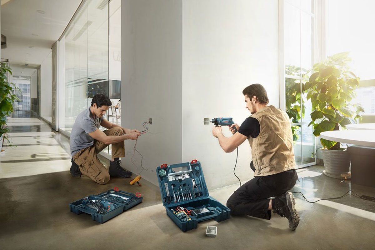 Đảm bảo an toàn cá nhân khi sử dụng máy khoan GSB 550