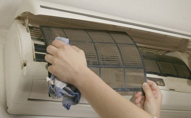 Làm sạch điều hòa thường xuyên sẽ tránh gây ảnh hưởng tới khả năng làm lạnh