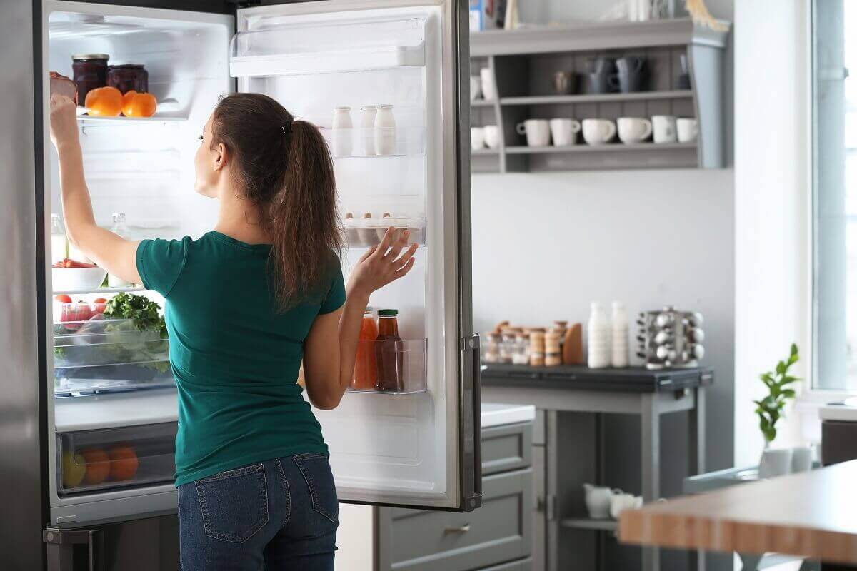 Những lưu ý khi sử dụng để tránh cánh cửa tủ lạnh bị xệ