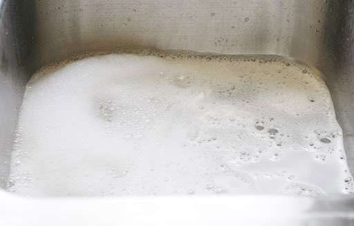 Cách làm bẫy muỗi bằng nước xà phòng