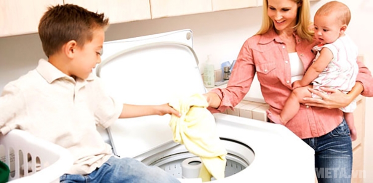 Nhà có trẻ em nên chọn máy có công suất lớn hơn.