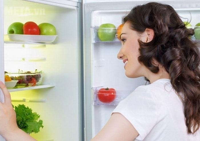 Mở tủ lạnh quá lâu cũng khiến tủ lạnh không lạnh