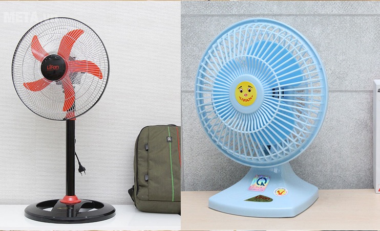 Quạt đứng hay quạt bàn đều giúp lưu thông khí mát tốt trong phòng điều hòa