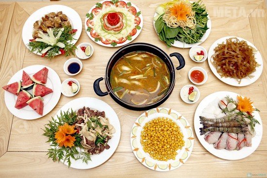 Chuẩn bị lẩu thập cẩm tại nhà