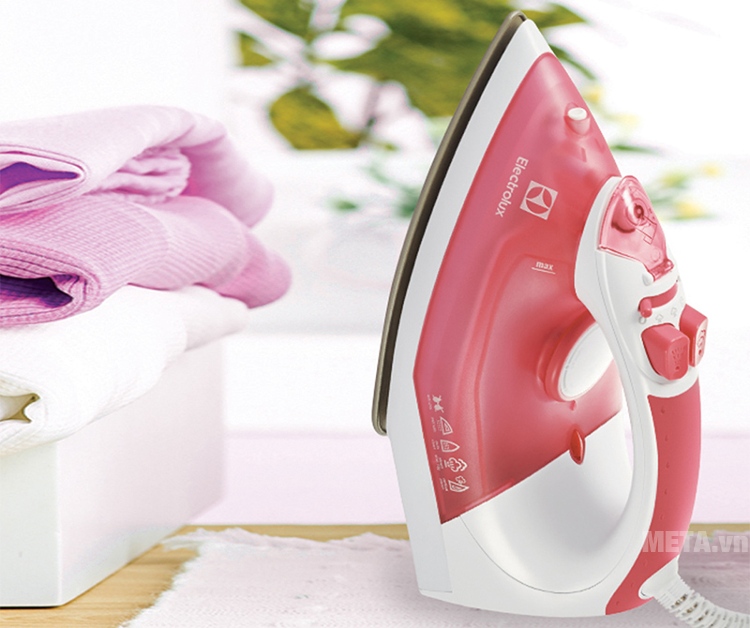 Bàn ủi hơi nước là một lựa chọn có lợi về lâu về dài