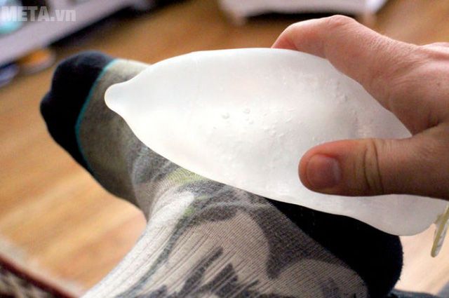 Có thể dùng bao cao su để làm túi chườm đá
