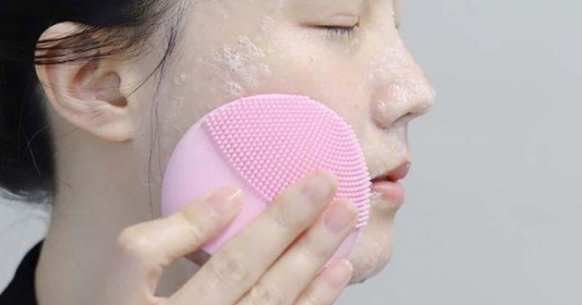 Sử dụng máy rửa mặt ở độ tuổi 16 - 19 là cần thiết
