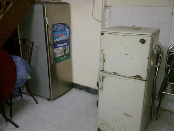 Tủ lạnh bị rò điện do quá cũ