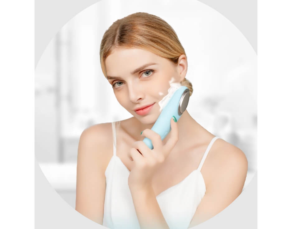 Tẩy trang hoặc làm sạch sâu với máy rửa mặt và đẩy tinh chất DR GLATT DUA FIT PRO 