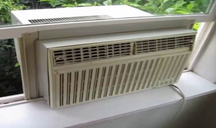 Dàn nóng và dàn lạnh của điều hòa cửa sổ nằm trong 1 vỏ