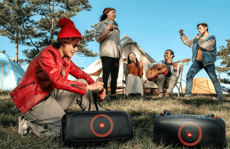 Nên chọn loa Bluetooth du lịch dễ sử dụng