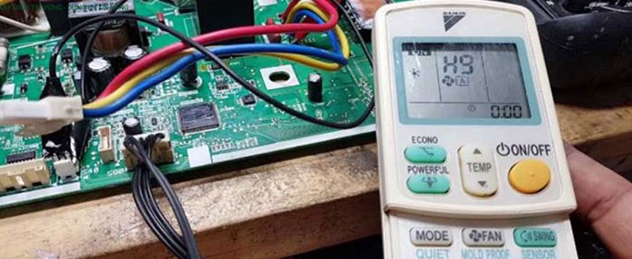 Tháo bo mạch điều hoà thường nằm ở dàn lạnh để kiểm tra