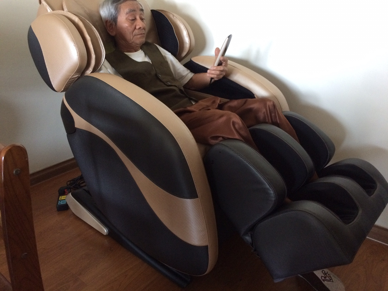 Những người bị tai biến nên dùng ghế massage để đẩy nhanh quá trình hồi phục