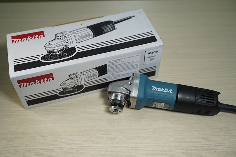 Vỏ hộp của máy mài Makita chính hãng