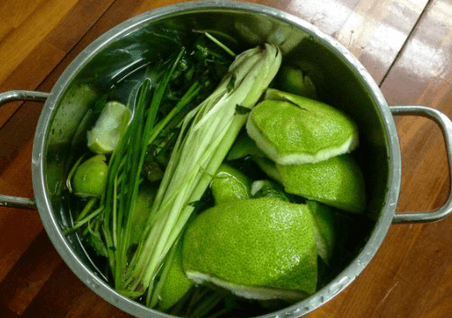Làm nồi xông nước thơm để khử mùi hôi trong phòng máy lạnh