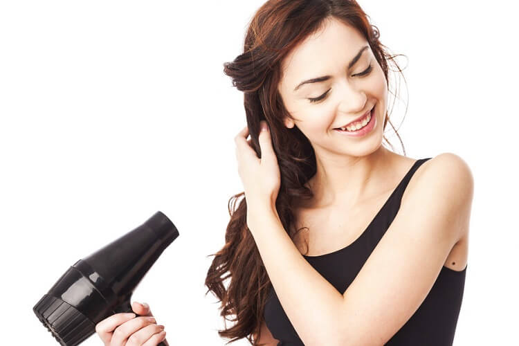 Máy sấy tóc có công suất bao nhiêu?