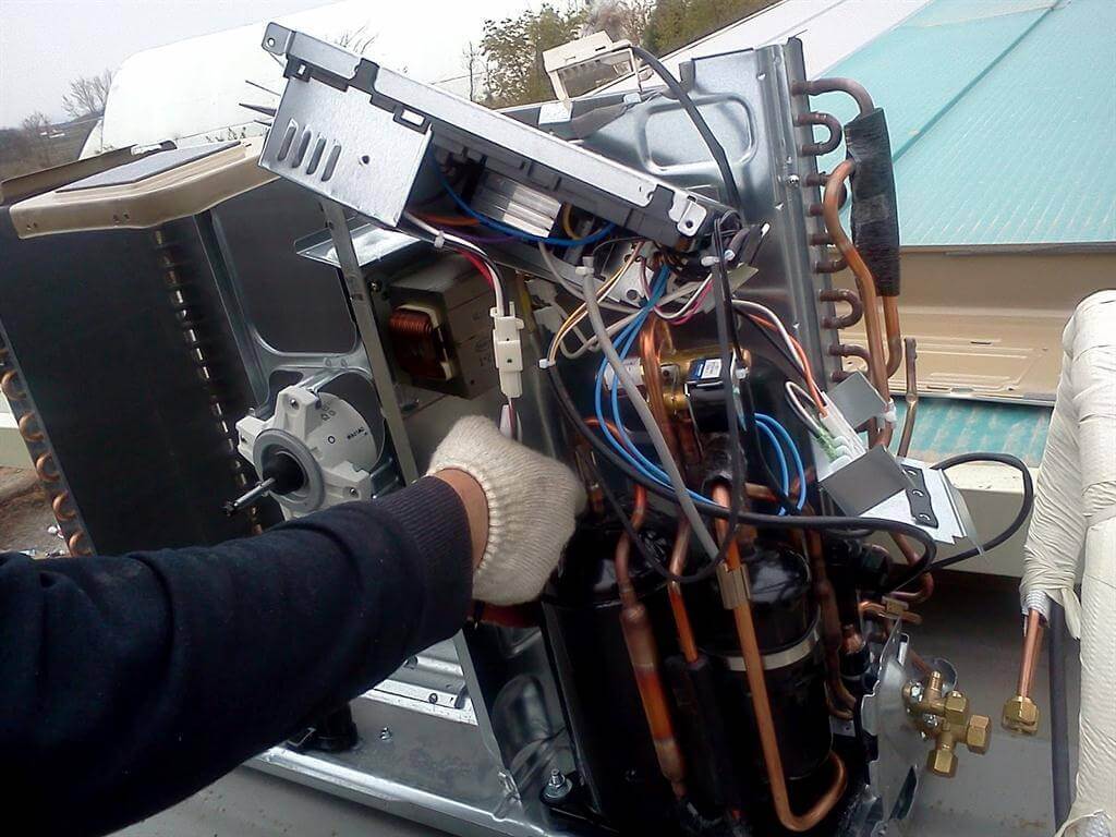 Nguyên nhân điều hòa Daikin báo lỗi EA