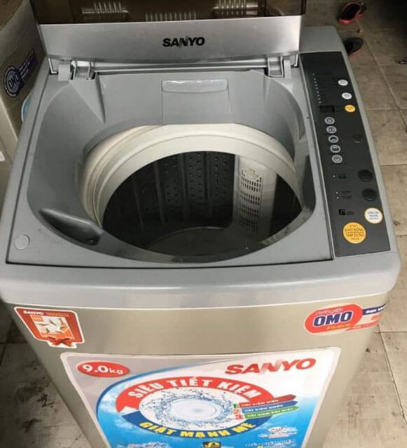 Máy giặt Sanyo báo lỗi E2 do dây công tắc cửa bị đứt