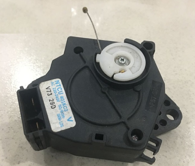 Máy giặt Sanyo báo lỗi E2 do motor xả bị hỏng