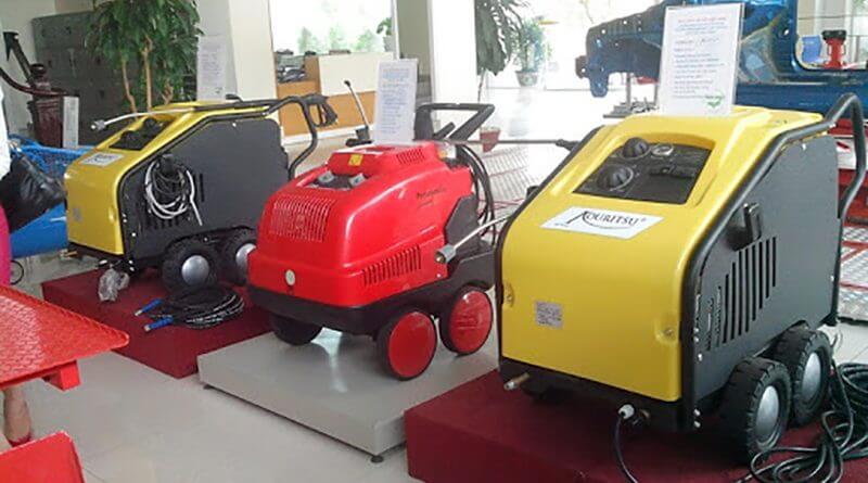 Giá máy rửa xe hơi nước nóng