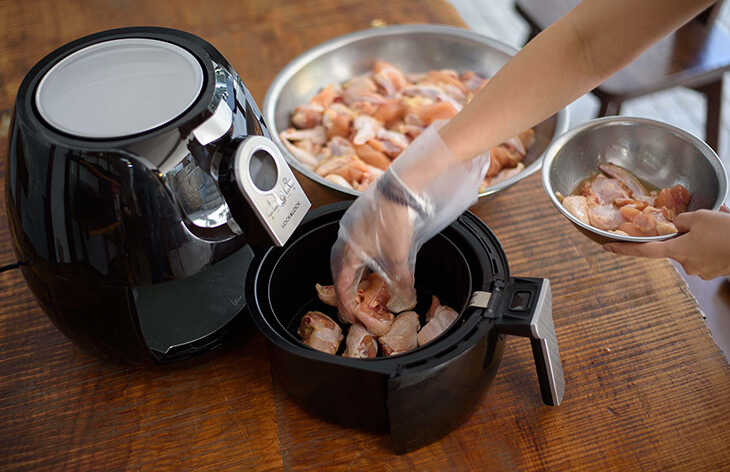 Chế biến lượng đồ ăn phù hợp với dung tích nồi để tiết kiệm điện năng tiêu thụ