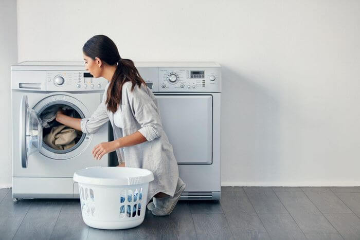 Sấy quần áo không bị nhăn bằng cách thiết lập chế độ sấy phù hợp