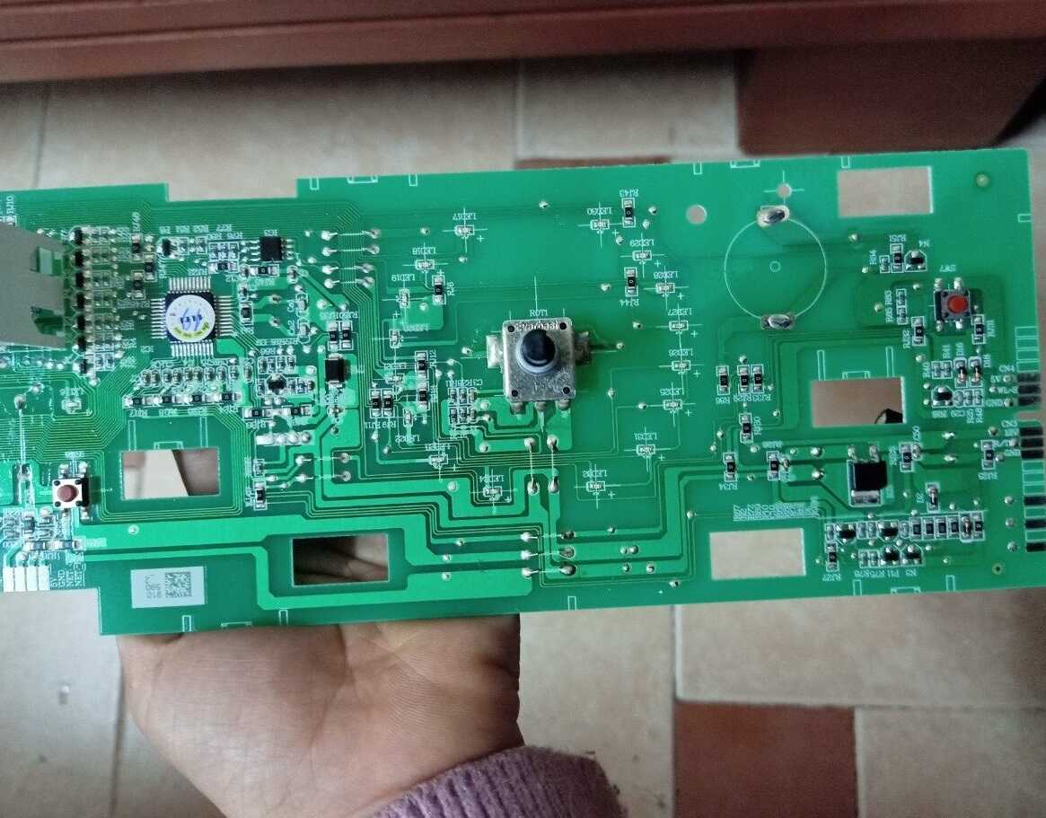 Máy giặt AQUA lỗi ER do hỏng board mạch điều khiển