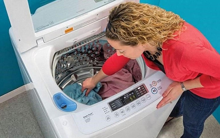 Nguyên nhân máy giặt Toshiba báo lỗi E92 do đồ giặt bị lệch về 1 phía