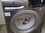 Lỗi E32 máy giặt Electrolux do đâu và cách sửa