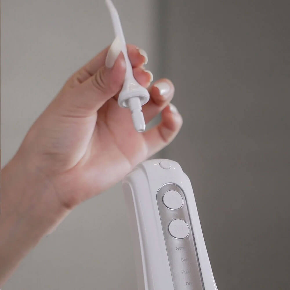 Máy tăm nước bị rò rỉ nước
