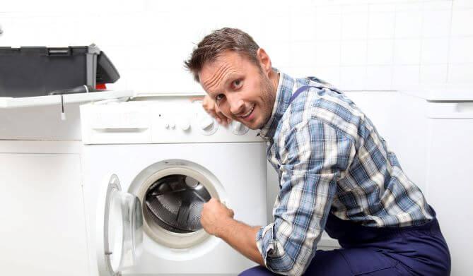 Lỗi E13 máy giặt Electrolux là lỗi liên quan đến việc rò rỉ nước