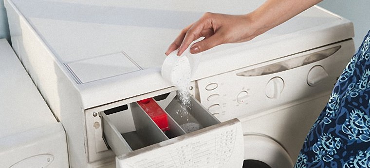 Máy giặt Electrolux báo lỗi EF2 là do đổ quá nhiều bột giặt trong 1 lần giặt