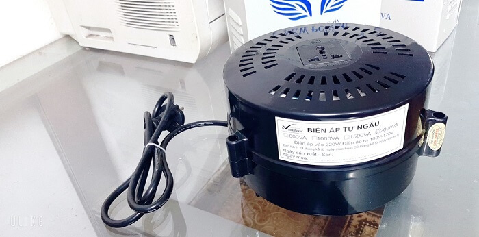 Sử dụng bộ đổi nguồn điện từ 220V sang 110V