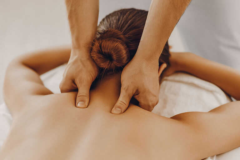 Massage bấm huyệt