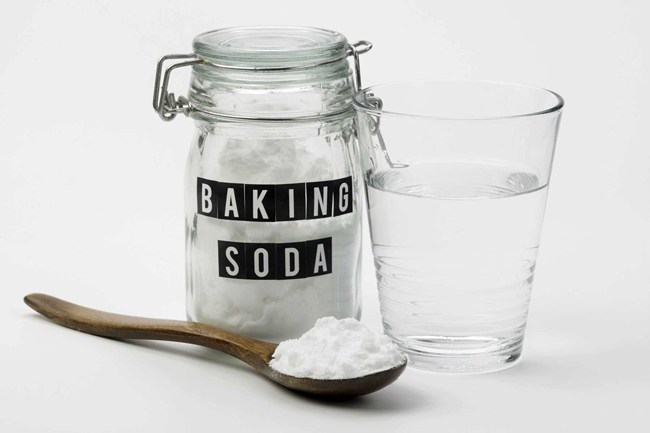 Cách khử mùi bình giữ nhiệt bằng baking soda và nước