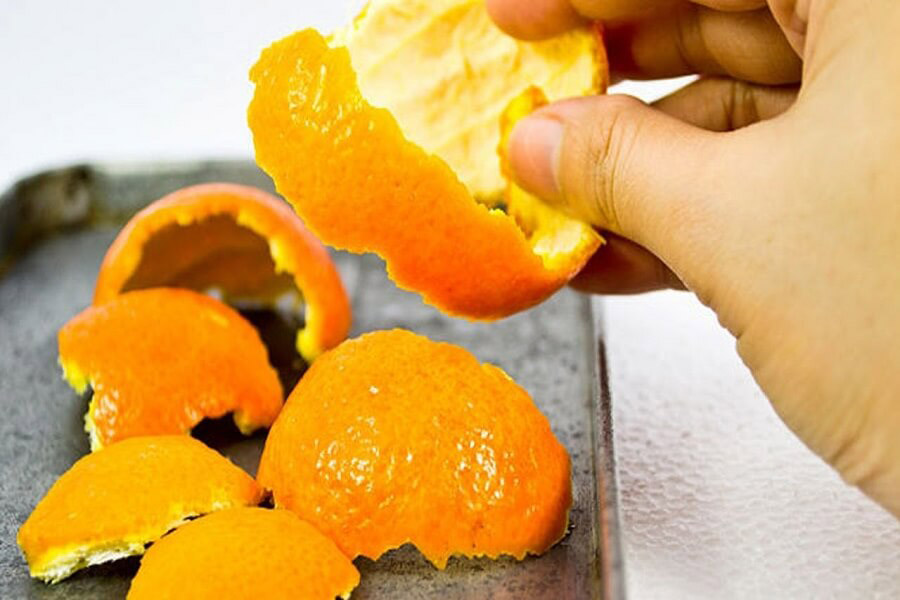 Cách khử mùi hôi của bình giữ nhiệt bằng vỏ cam
