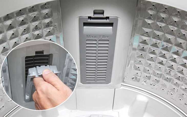 Xác định vị trí và thực hiện tháo bộ lọc cặn ra khỏi máy giặt