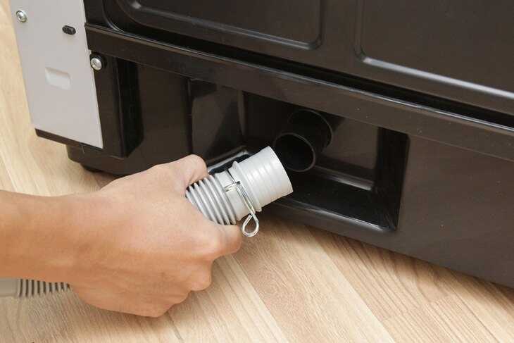  Ống thoát nước bị tắc dẫn đến lỗi OE máy giặt LG