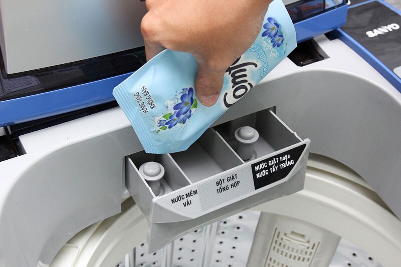 Softener dispenser trong máy giặt