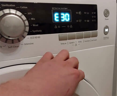 Lỗi E30 máy giặt Midea
