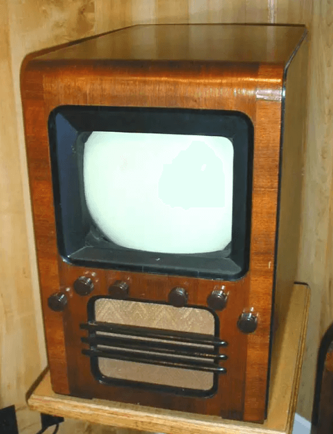 Chiếc TV thương mại đầu tiên ra đời