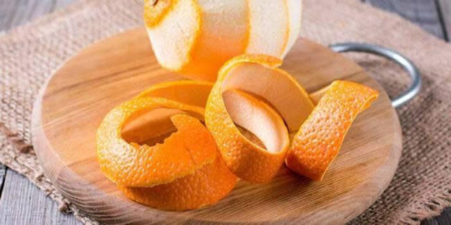 Sử dụng vỏ bưởi, cam, quýt để khử mùi tủ lạnh bị dòi
