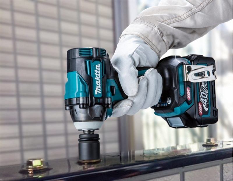 Máy siết bu lông Makita