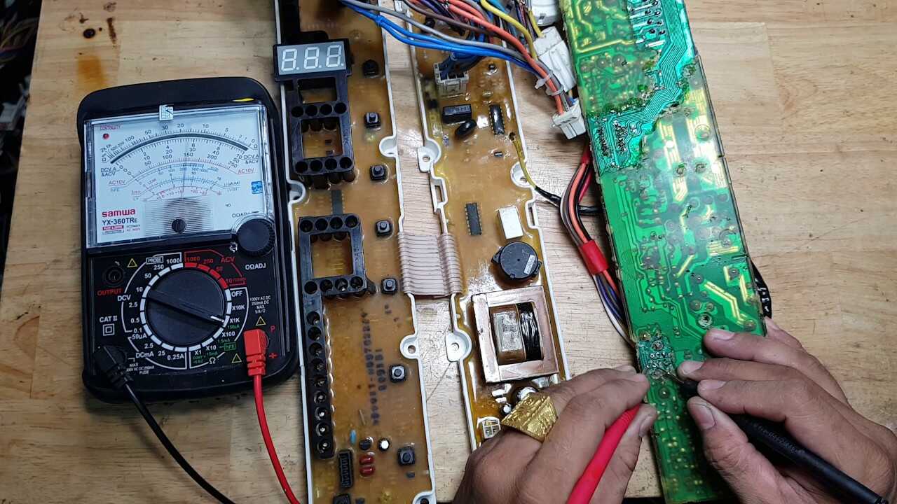 Kiểm tra board mạch máy giặt