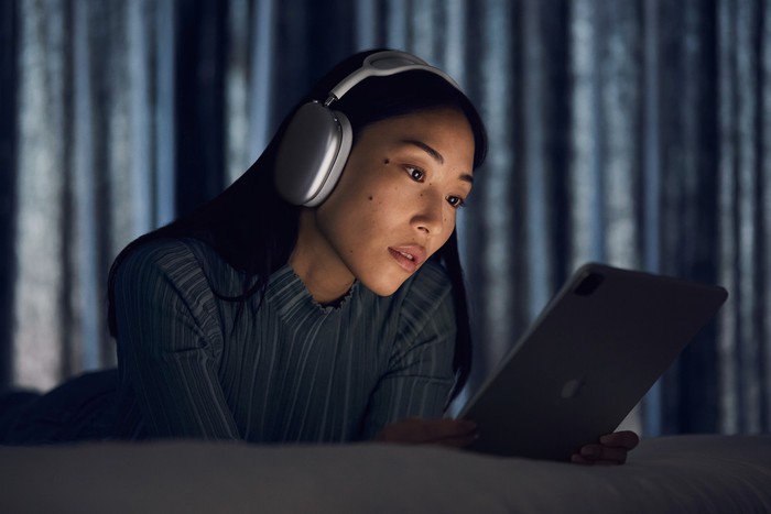 Tai nghe chống ồn Apple