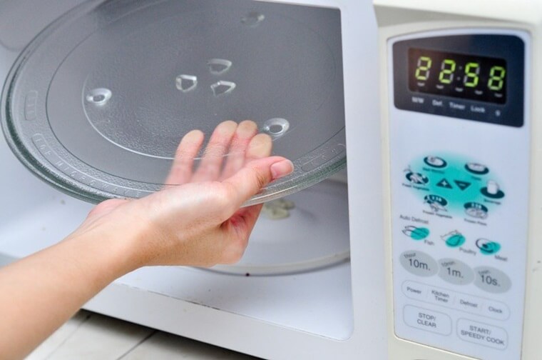 Chỉnh lại đĩa cho khớp với trục xoay