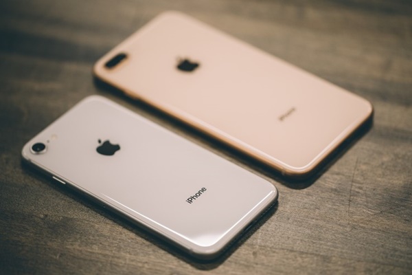 Kích thước màn hình của iPhone 8 và 8 Plus giống với dòng 6 và 7 nhưng chất lượng màn hình được cải tiến 