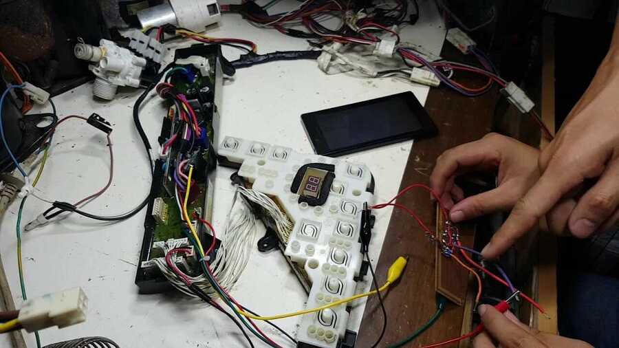 Cách sửa máy giặt Hitachi báo lỗi FB
