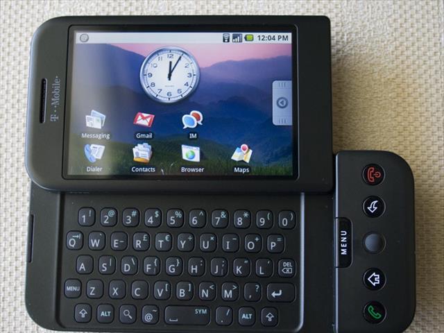 T-Mobile G1 (hay còn gọi là Magic) của nhà HTC